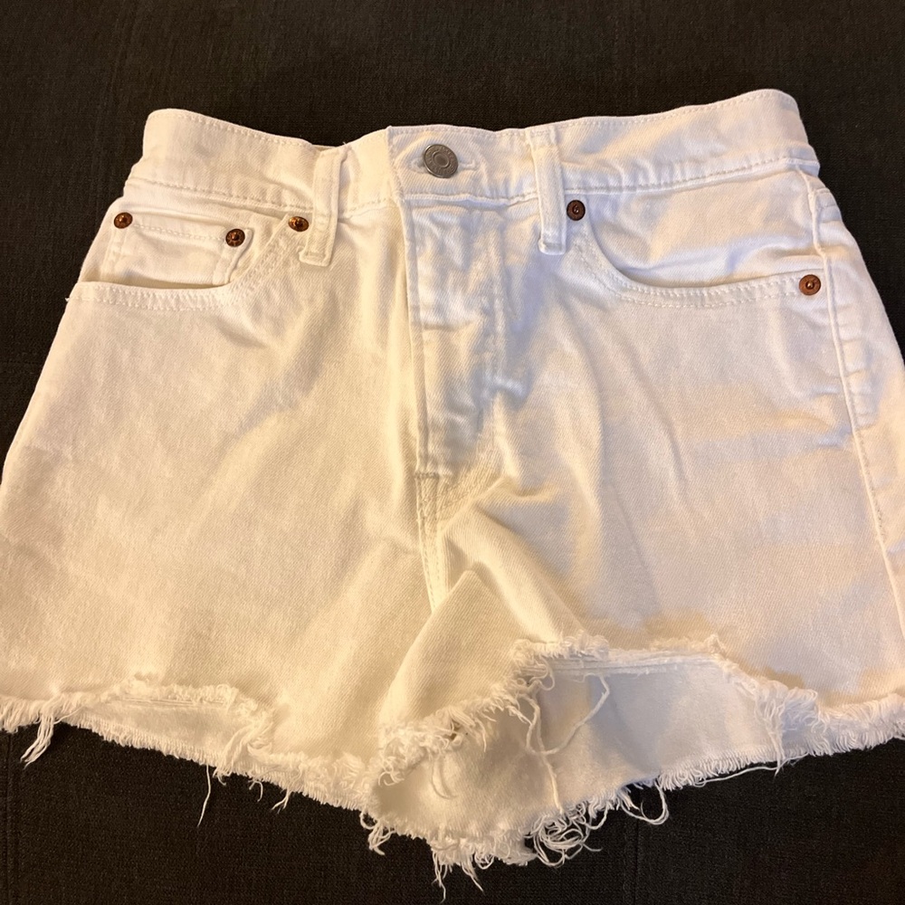 Levi Strauss & Co white high rise Jean shorts size 27